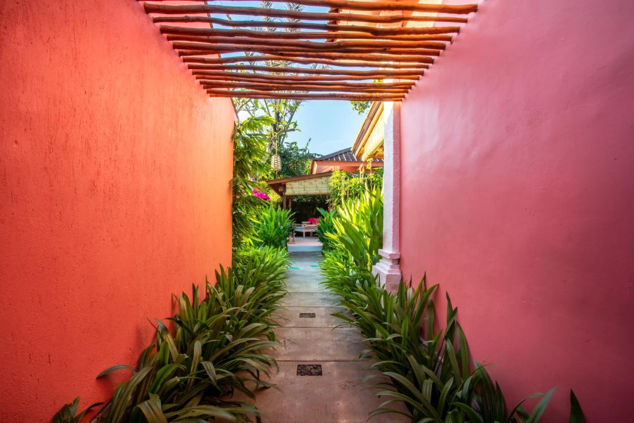 Pinkprivate - For Cool Adults Only Bed & Breakfast