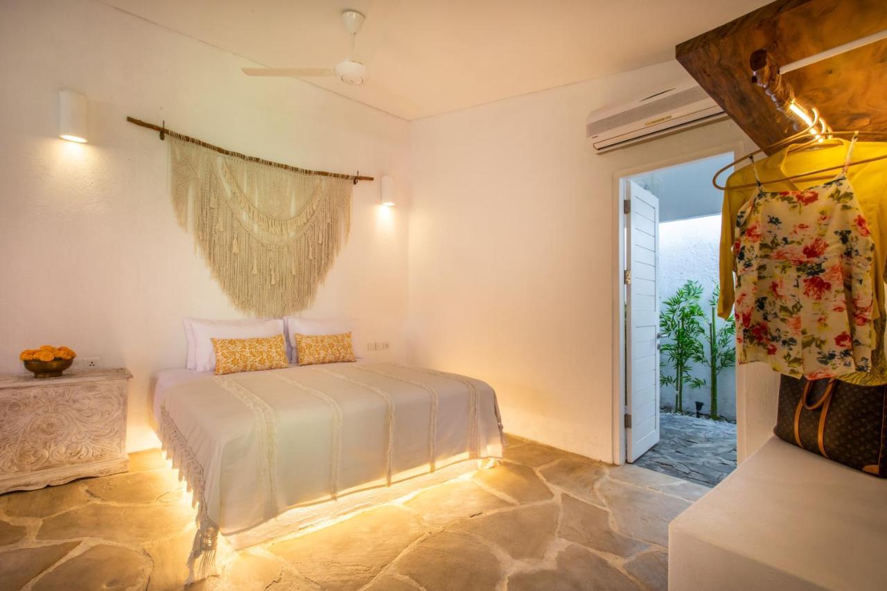 Pinkprivate - For Cool Adults Only Bed & Breakfast