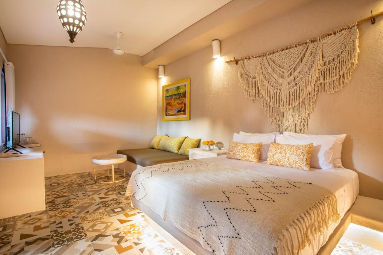Pinkprivate - For Cool Adults Only Bed & Breakfast