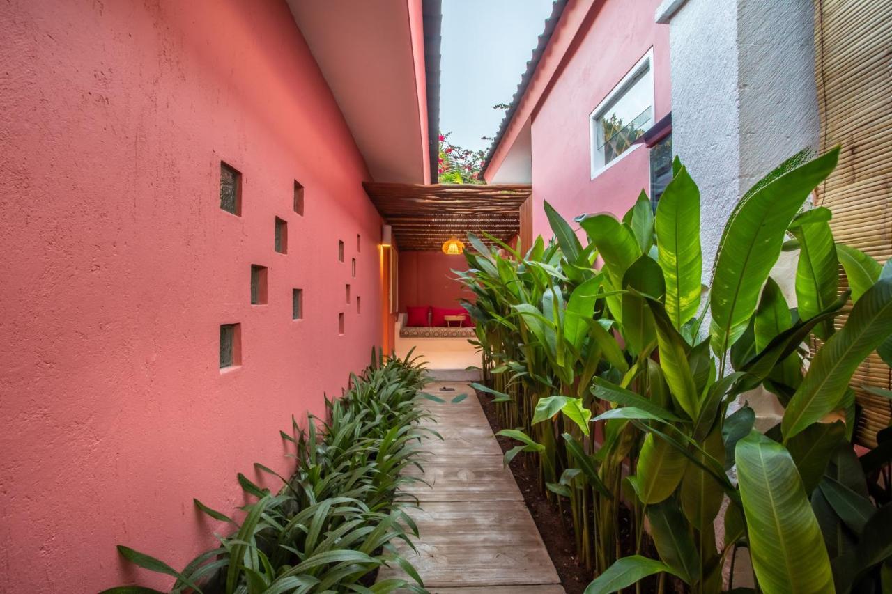 Pinkprivate - For Cool Adults Only Bed & Breakfast *