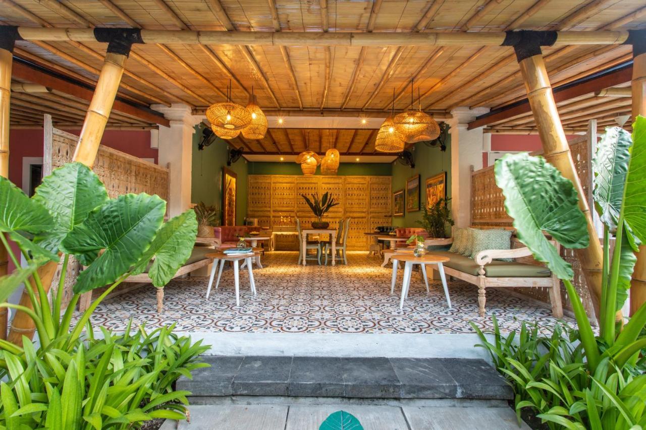 Pinkprivate - For Cool Adults Only * Sanur